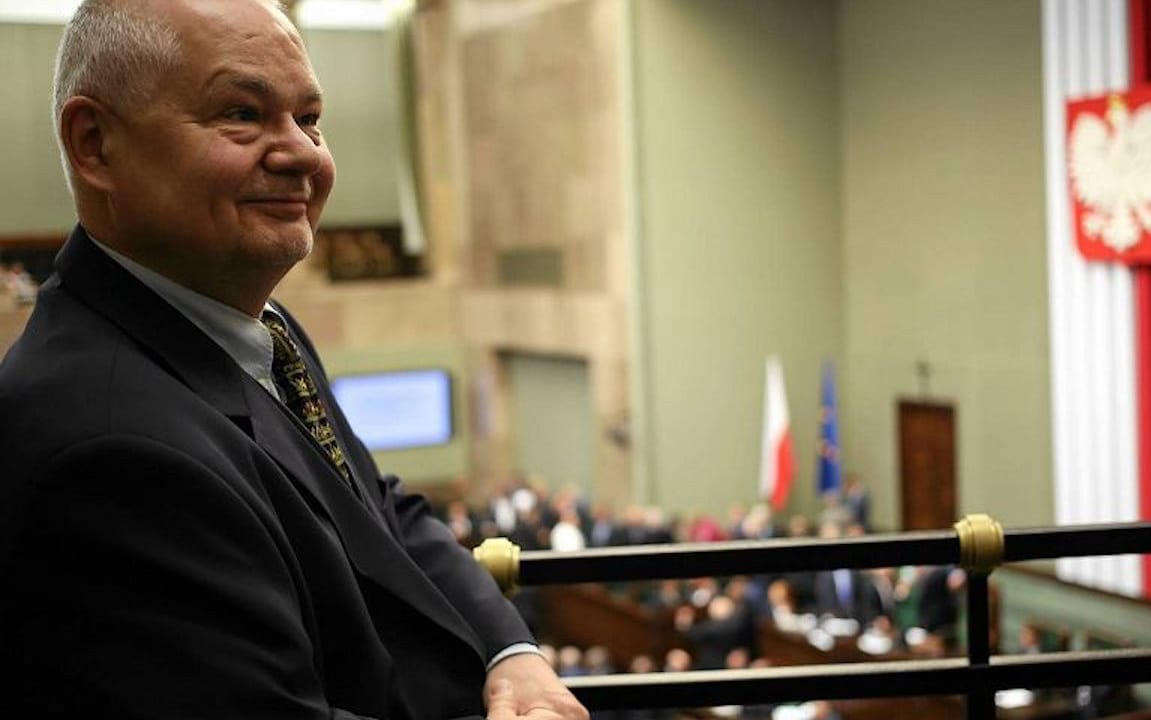 Grafika do artykułu Afera KNF. Wniosek NBP o usunięcie artykułów Wyborczej i Newsweeka sprzeczny z europejskim standardem
