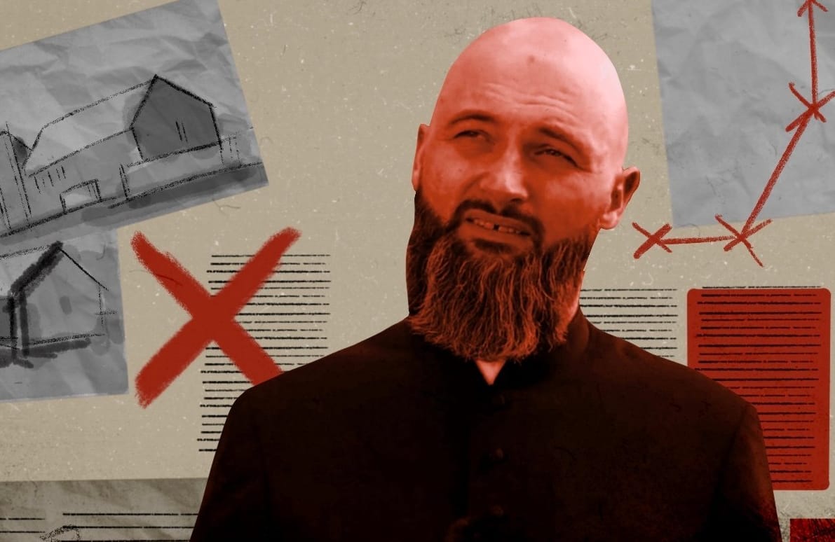 ks. Olszewski z Fundacji Profeto na tle ilustracji przedstawiających budynek centrum pod Warszawą