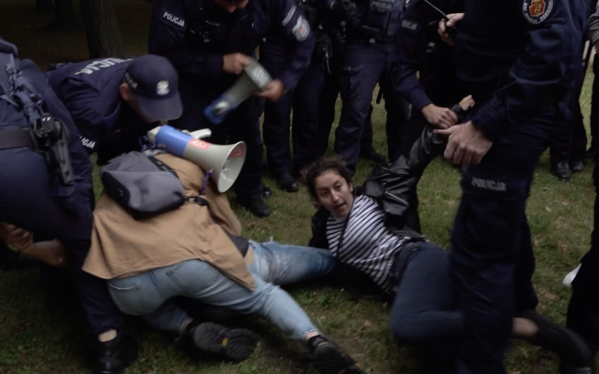 Grafika do artykułu 147. miesięcznica smoleńska. Megafon to według Policji zagrożenie terrorystyczne