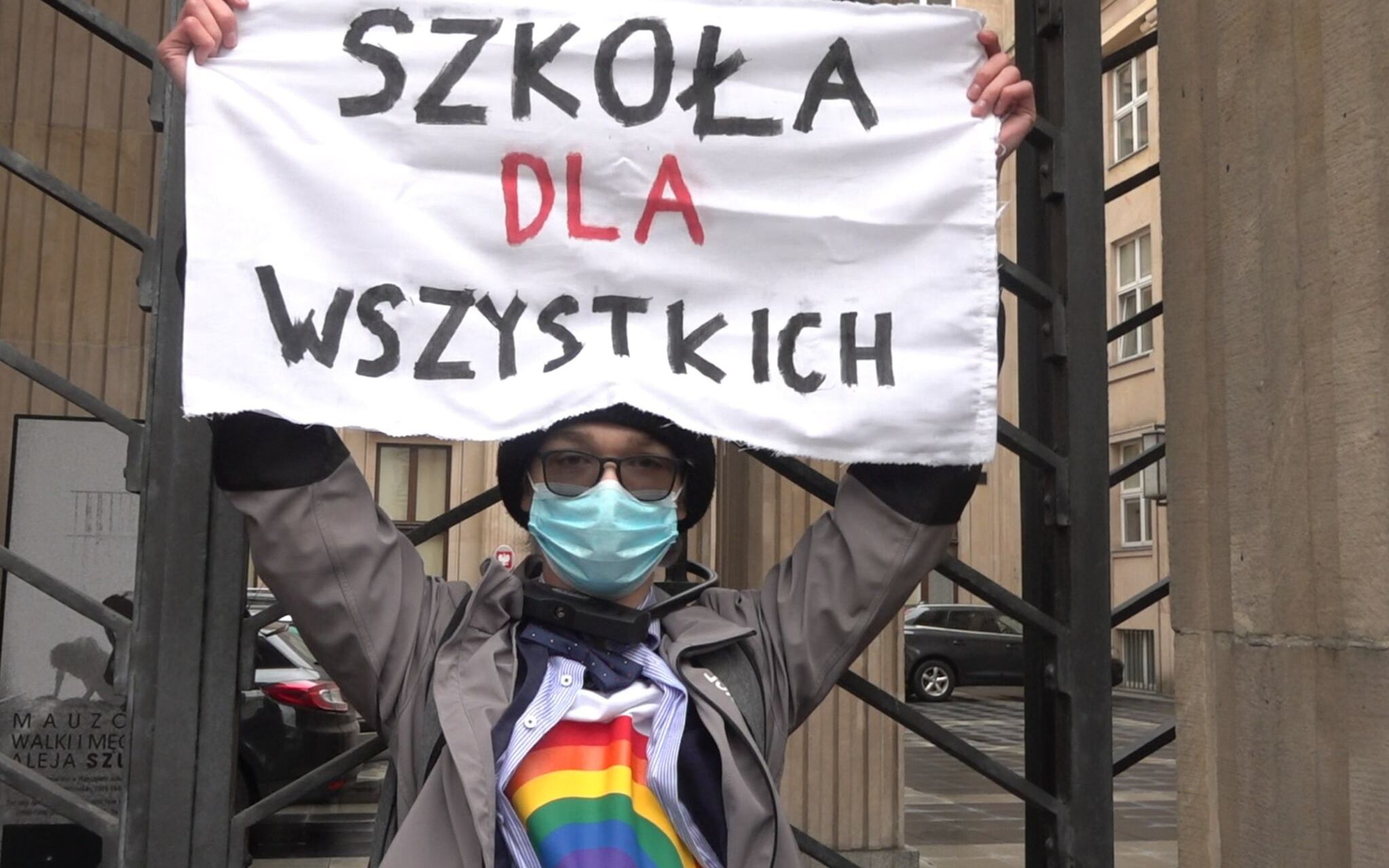 Grafika do artykułu Protest synchroniczny pisOFF. Policja była zaskoczona - "jak do tego doszło?"