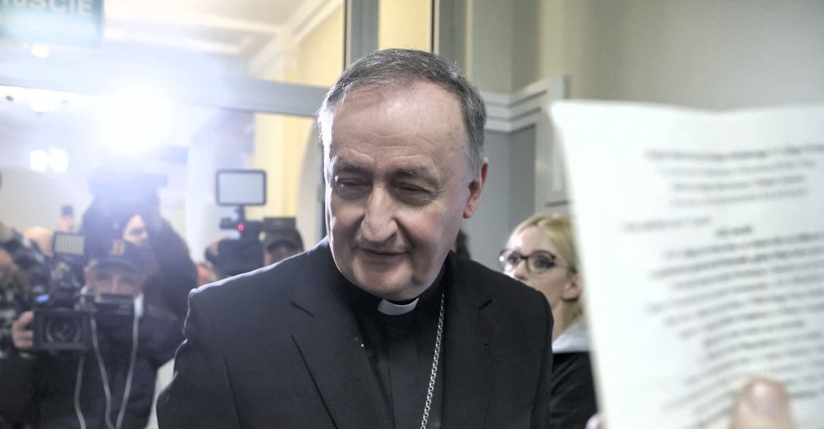 Biskup Jeż na ławie oskarżonych ws. pedofilii. Bo zwlekał z doniesieniem do prokuratury