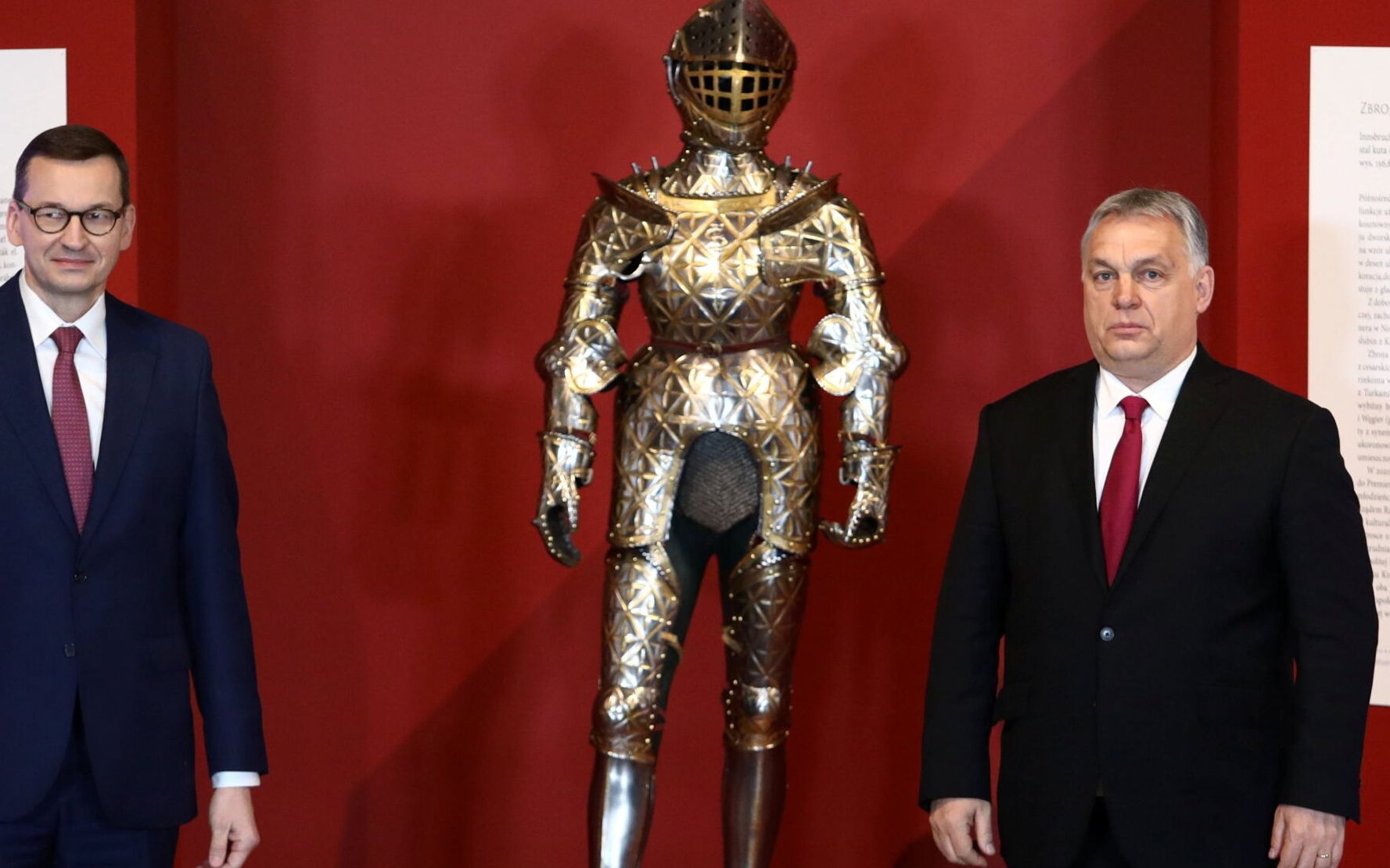 17.02.2021 Krakow , Wawel . Przekazanie zbroi mlodzienczej Zygmunta II Augusta . Nz Mateusz Morawiecki i Viktor Orban .
Fot. Jakub Porzycki / Agencja Gazeta