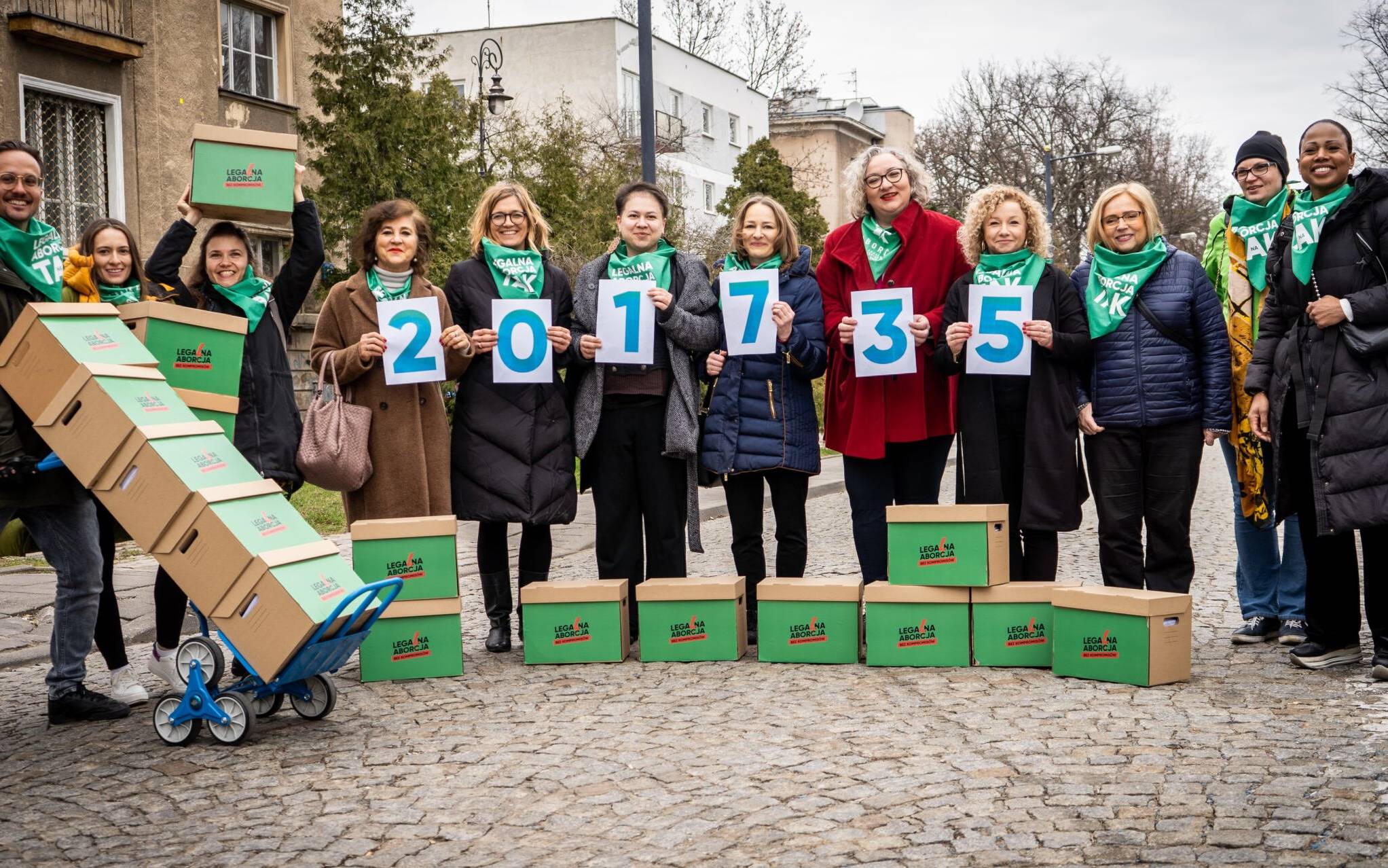 Grafika do artykułu Projekt "Legalna aborcja. Bez kompromisów" już w Sejmie. Zebrano ponad 200 tys. podpisów