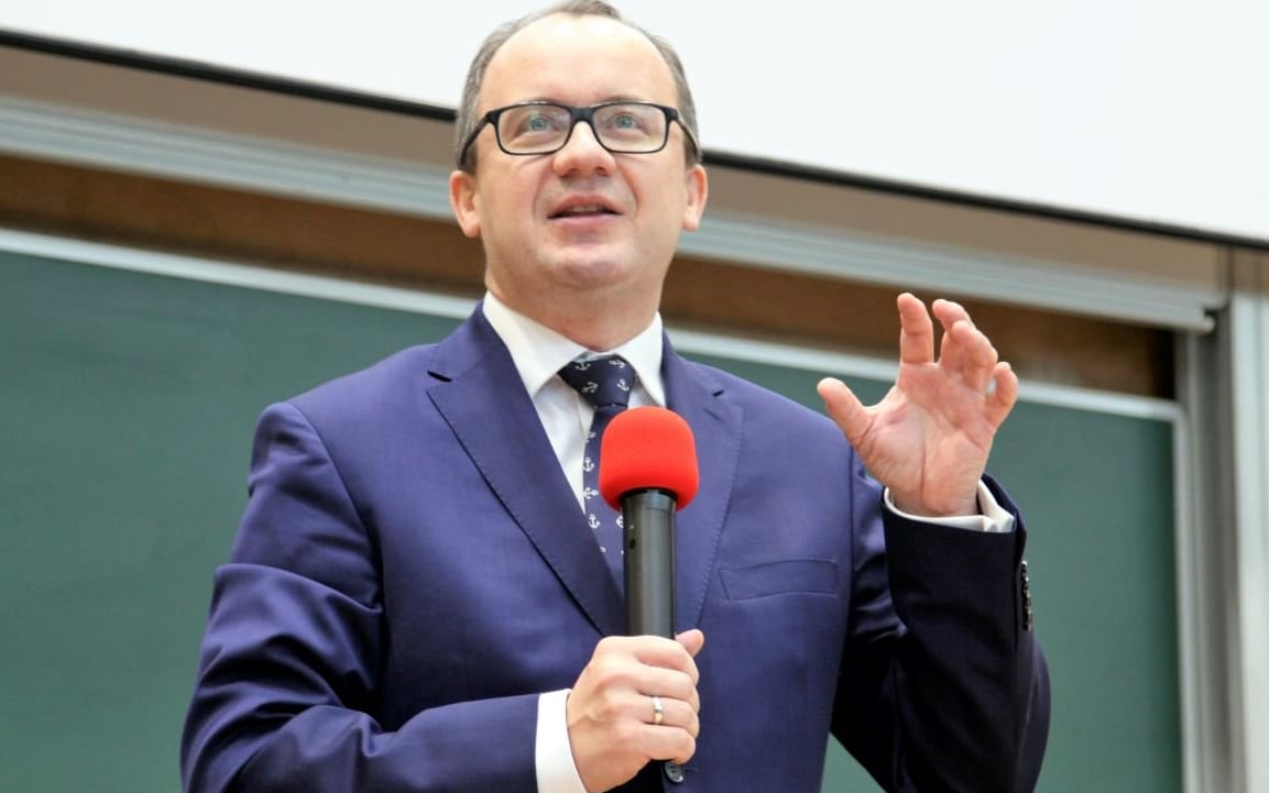 Grafika do artykułu Na kłopoty z władzą - Adam Bodnar, Strażnik Praw Obywatelskich