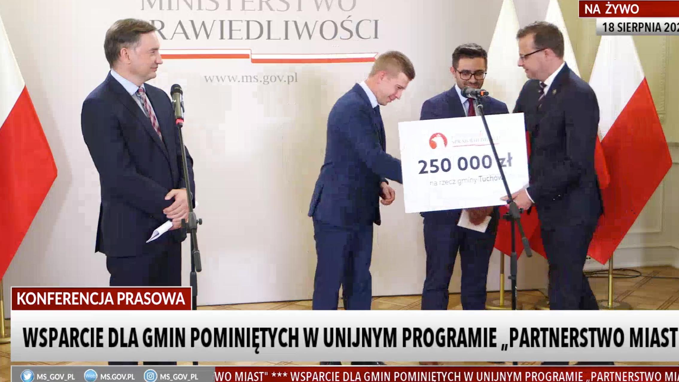 Konferencja prasowa Ministra Sprawiedliwości, grant dla gminy Tuchów