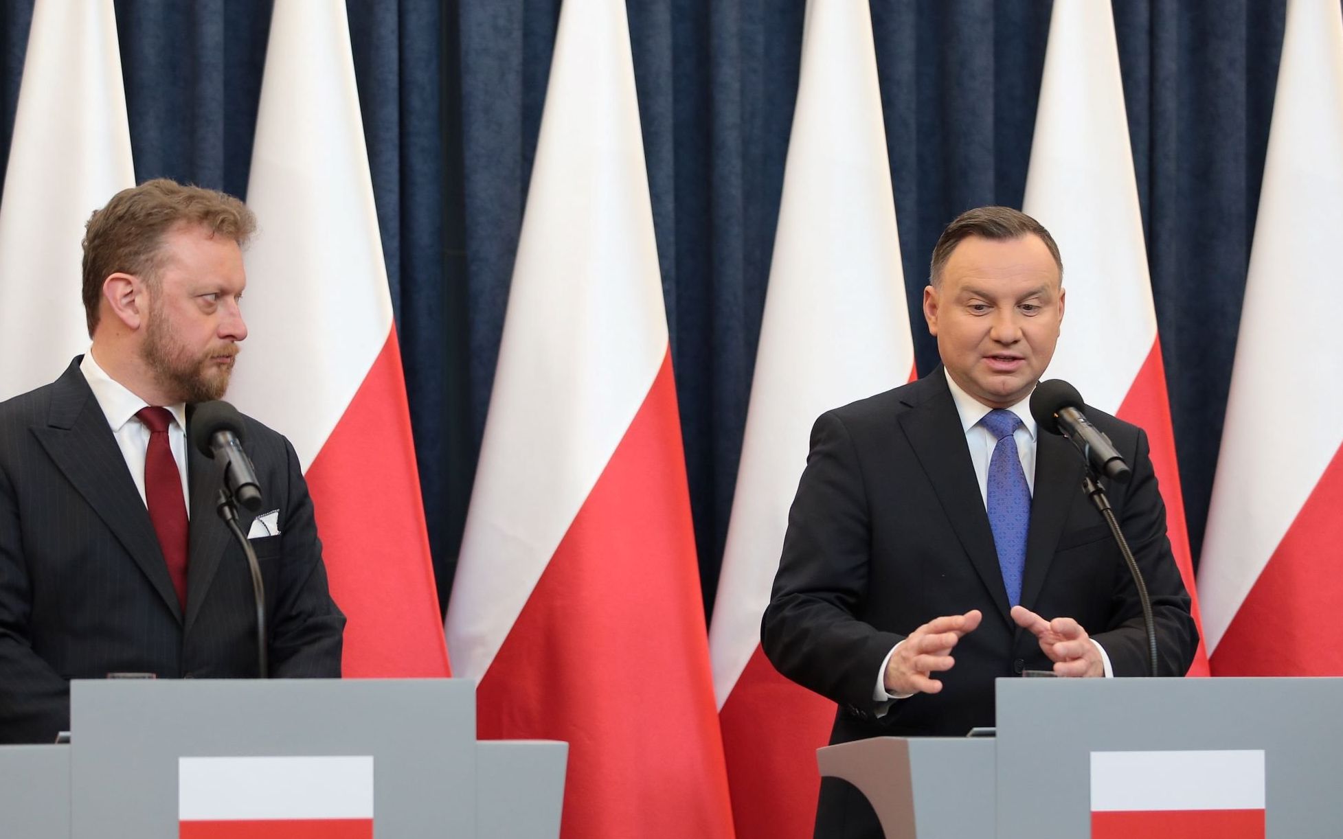 Grafika do artykułu Nowa obietnica zdrowotna Dudy. 2,7 mld zł jak królik z wyborczego kapelusza