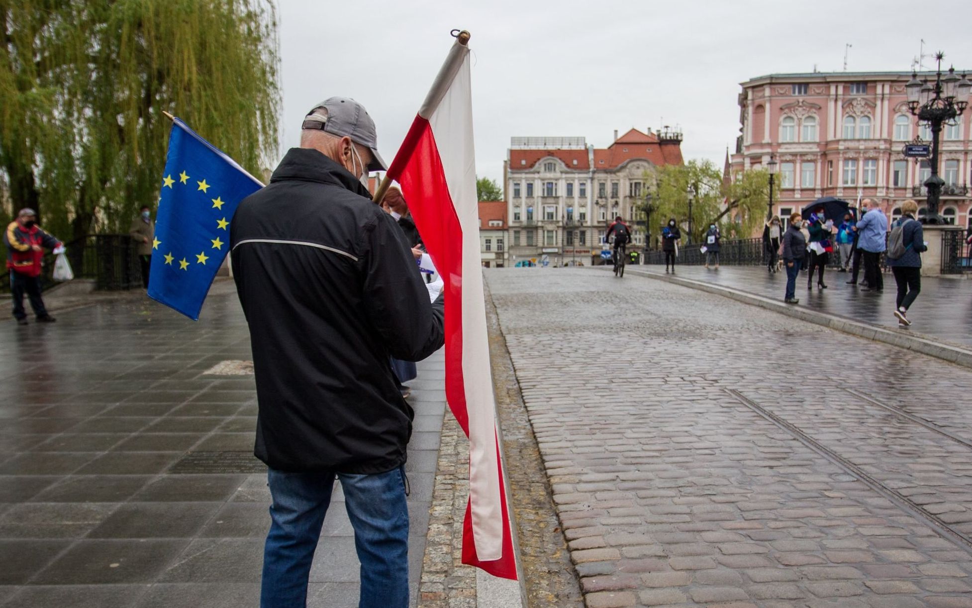 Grafika do artykułu Konsensus Polaków w sprawach europejskich się skończył. Nowe badania