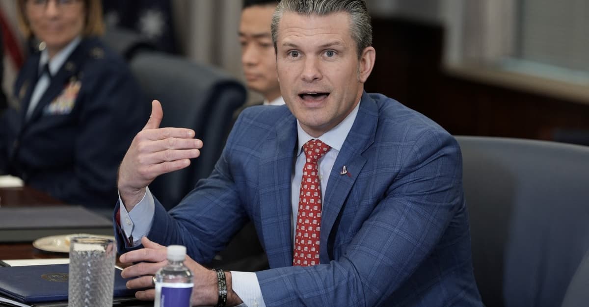 Hegseth: w Iranie nie staramy się zmienić władzy