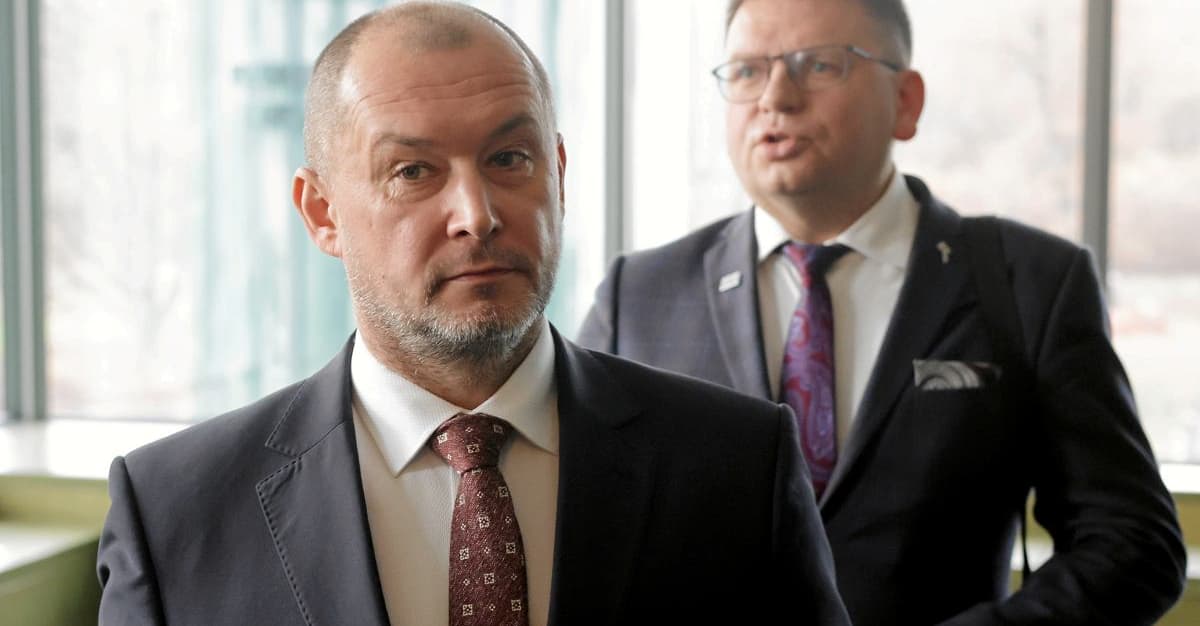 Dyscyplinarka dla Iwańca za jazdę po alkoholu. Zarzuty ma też Radzik, za ściganie sędziów