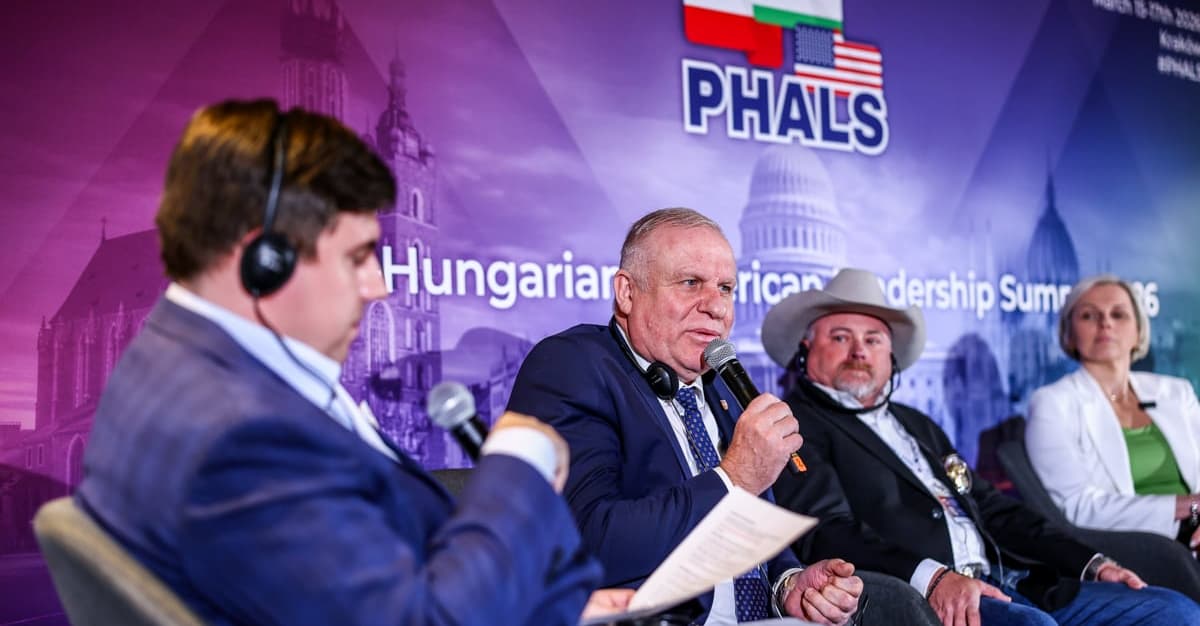 300 tys. zł Małopolska dołożyła do pisowskiego szczytu z udziałem Węgier i USA