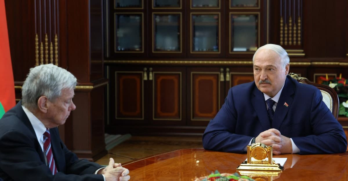 Białoruś zwalnia 250 więźniów politycznych, USA znoszą sankcje na białoruskie nawozy