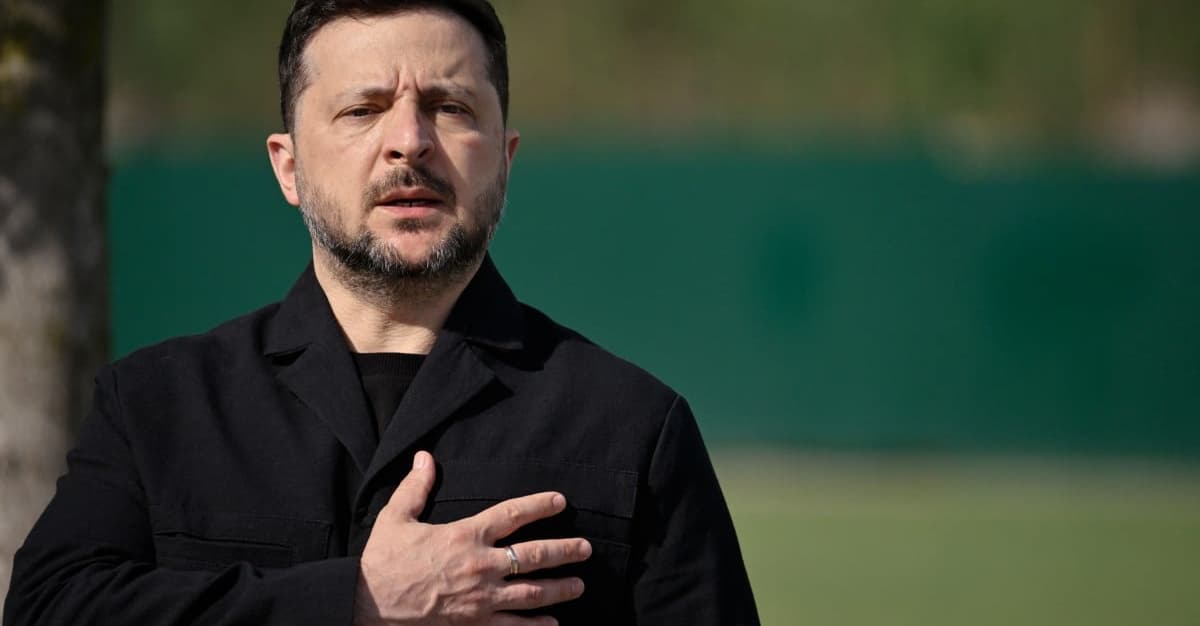 Polacy nadają Zełenskiemu własny order. „Nie potrzebujemy polityków"