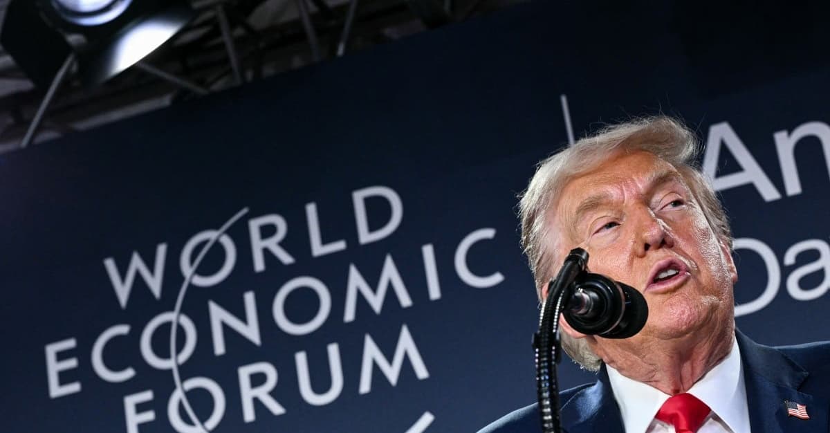 Buras: Polska nie może się znaleźć poza europejskim rdzeniem odpowiedzi na politykę USA