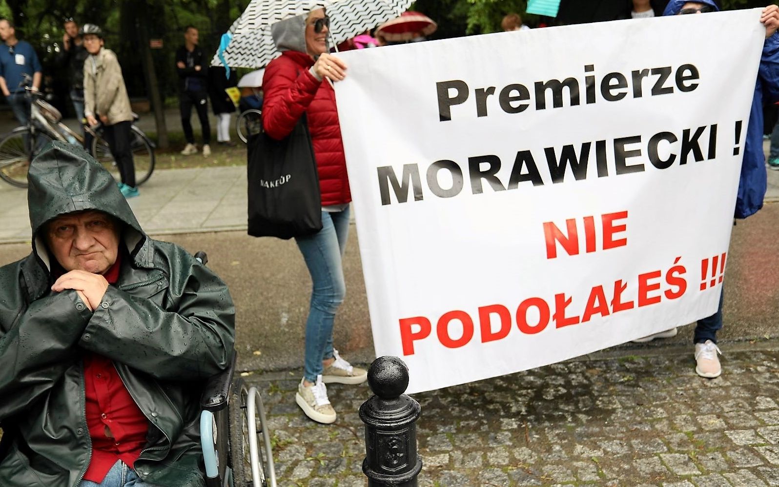 Grafika do artykułu 500+ tylko dla części osób z niepełnosprawnością. Dobrze, że program jest, ale czemu taki okrojony?