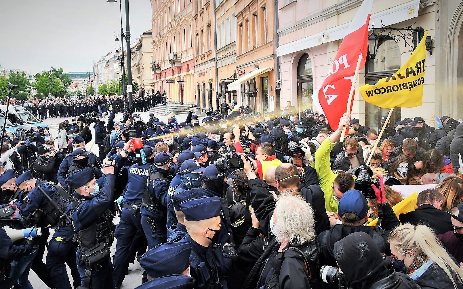 Grafika do artykułu Kładoczny: Pod rządami PiS zgromadzenia władzy równiejsze niż obywateli