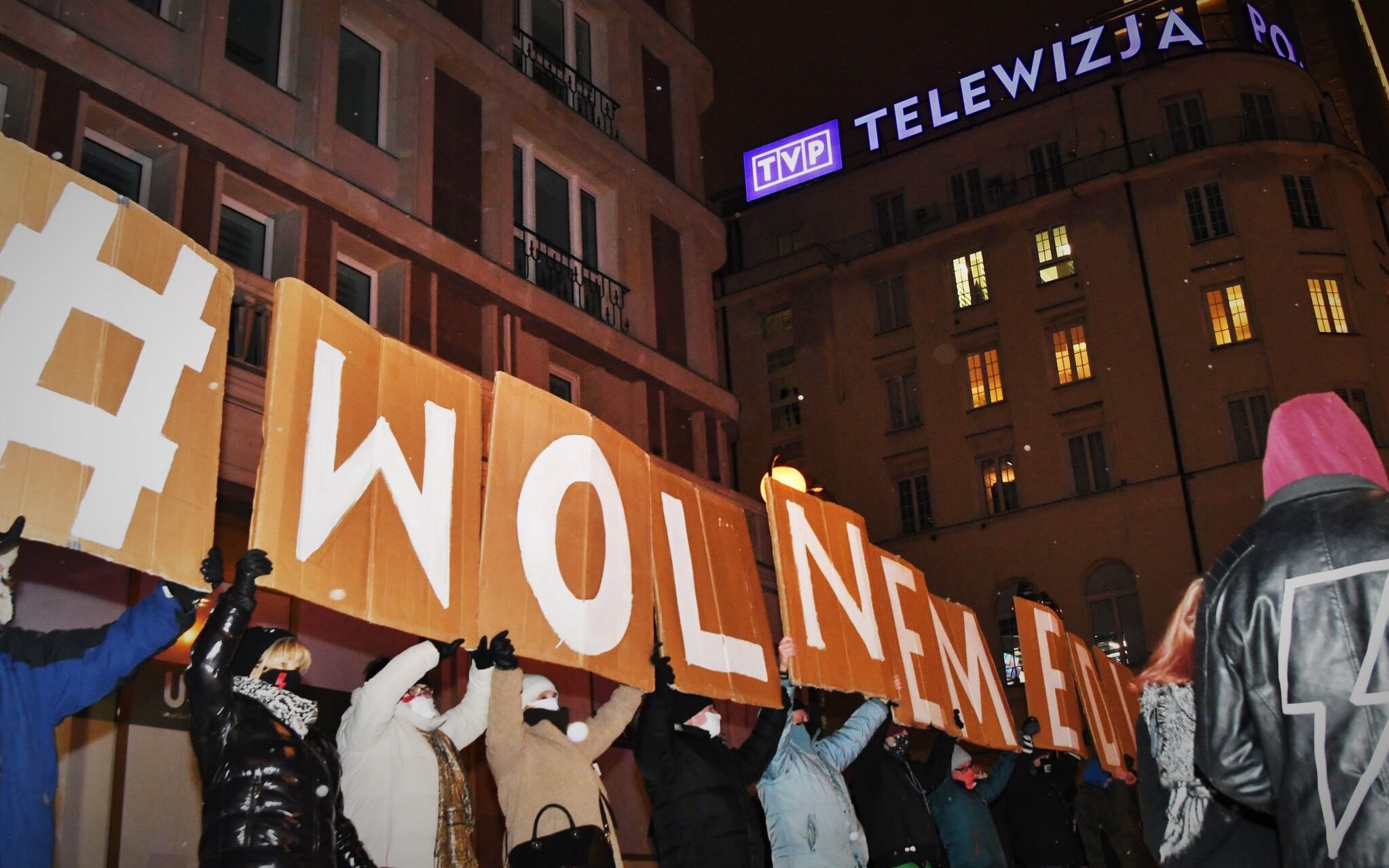 Grafika do artykułu W sieci ogromne zainteresowanie protestem mediów: milionowe zasięgi, tysiące wzmianek