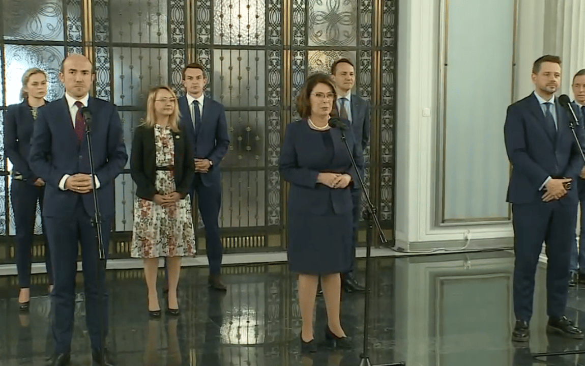 Grafika do artykułu "Idę się bić o Polskę". Czy Trzaskowski zagrozi Dudzie (i Hołowni)?