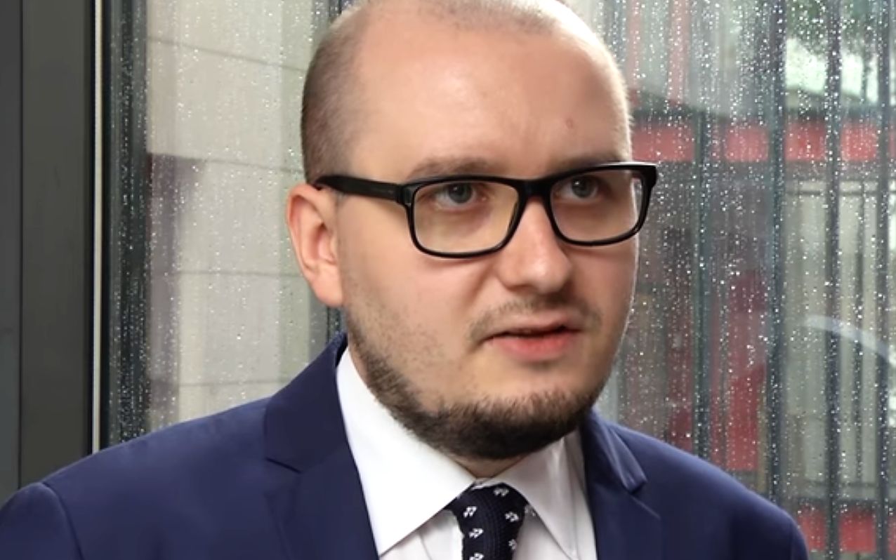 Grafika do artykułu Proces o zakaz wstępu do Sejmu. "Demokratyczna władza nie działa w ukryciu"