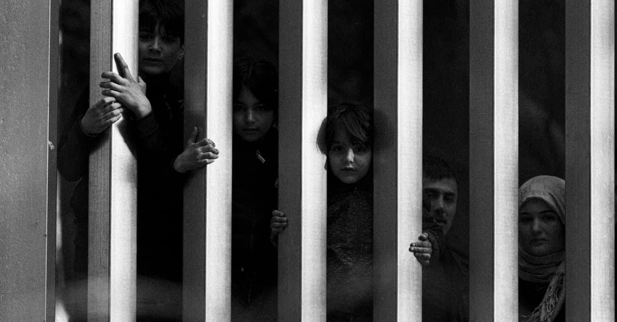 Polska może więzić dzieci w zamkniętych ośrodkach. choćby do dwóch lat