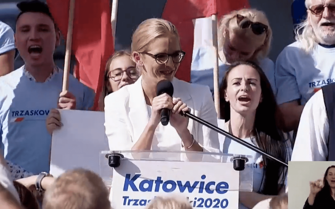 Grafika do artykułu IBRIS: Duda traci 3 pkt. Trzaskowscy: 200 zł do emerytury dla matek