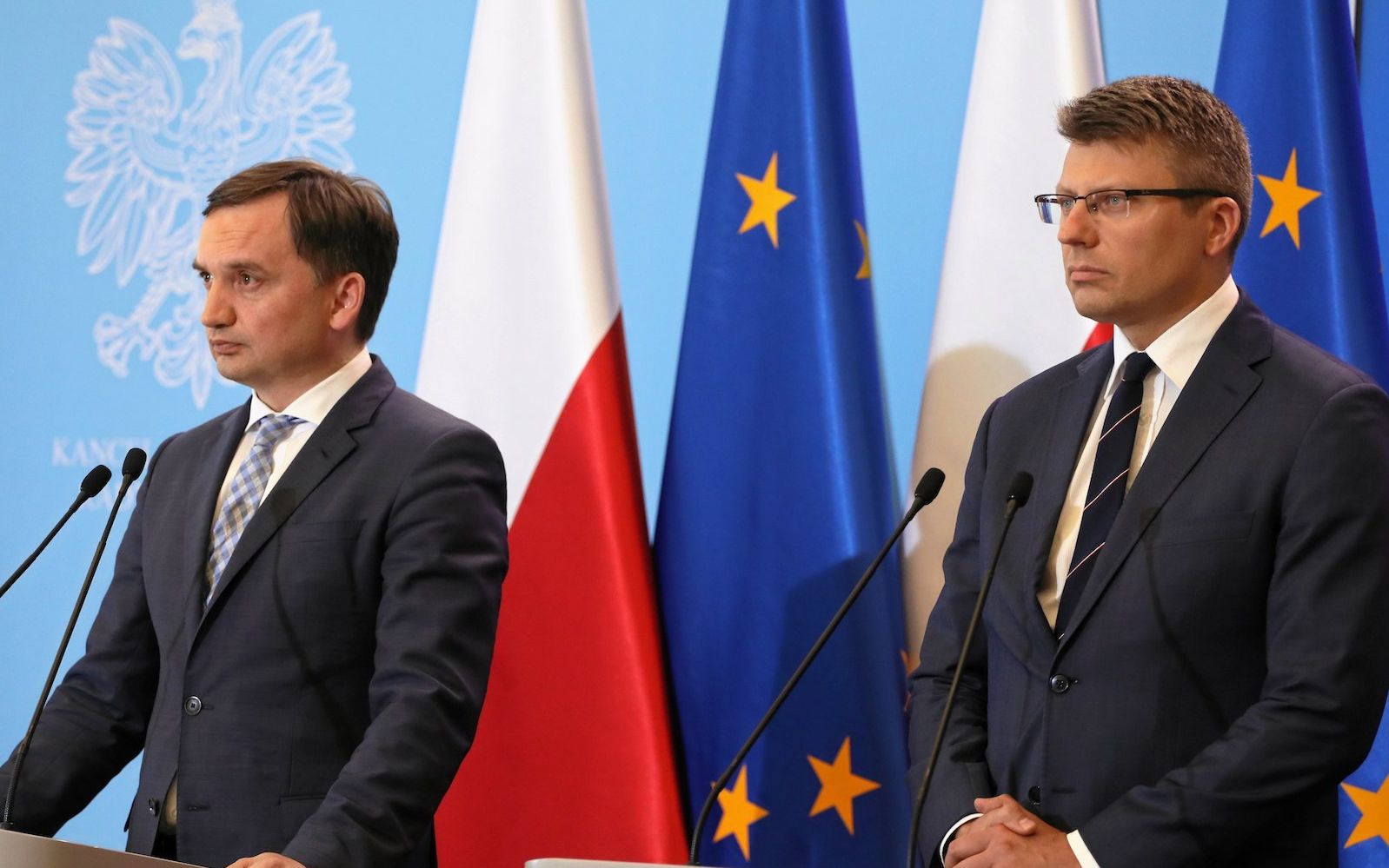 18.06.2019 Warszawa , Kancelaria Prezesa Rady Ministrow . Minister sprawiedliwosci Zbigniew Ziobro i wiceminister sprawiedliwosci Marcin Warchol podczas konferencji po posiedzeniu rzadu . 
Fot. Slawomir Kaminski / Agencja Gazeta