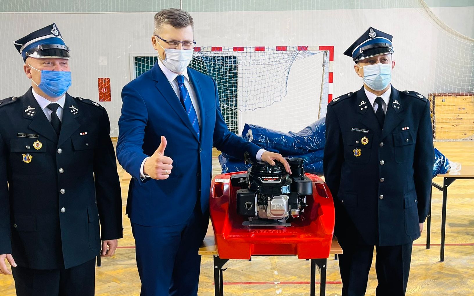 Grafika do artykułu Marcin Warchoł przekazał strażakom spod Rzeszowa sprzęt za 150 tys. z Funduszu Sprawiedliwości