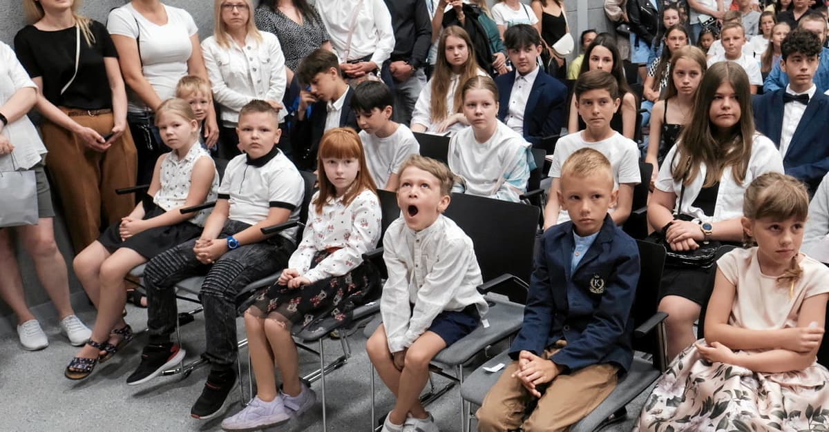 Elastyczna praca nie wystarczy. Dlaczego kobiety przez cały czas płacą wyższą cenę za rodzicielstwo?