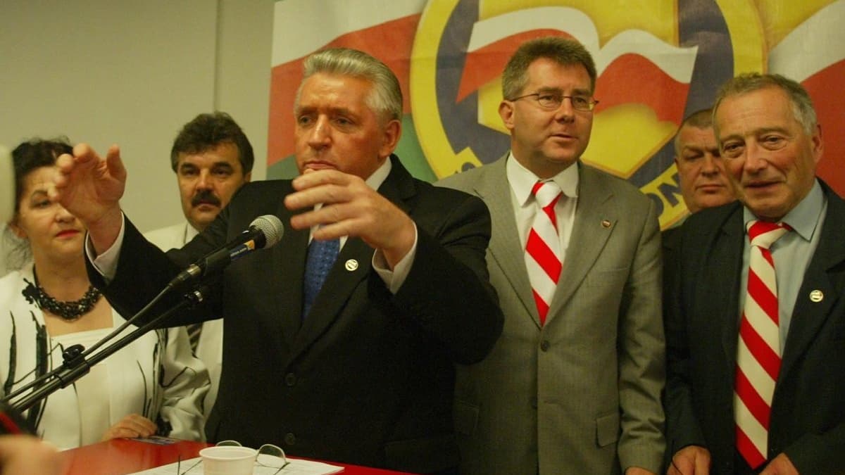 Ryszard Czarnecki jako europoseł Samoobrony z innymi politykami tej partii (m.in. jej szefem Andrzejem Lepperem)