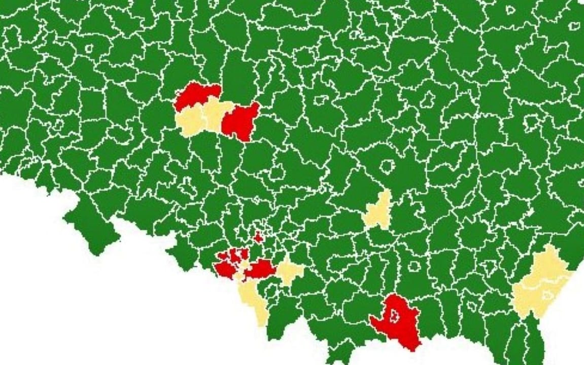 Grafika do artykułu 726 nowych zakażeń, 18 osób zmarło. Od soboty obostrzenia w 19 powiatach [FAKTY, MAPY, WYKRESY]