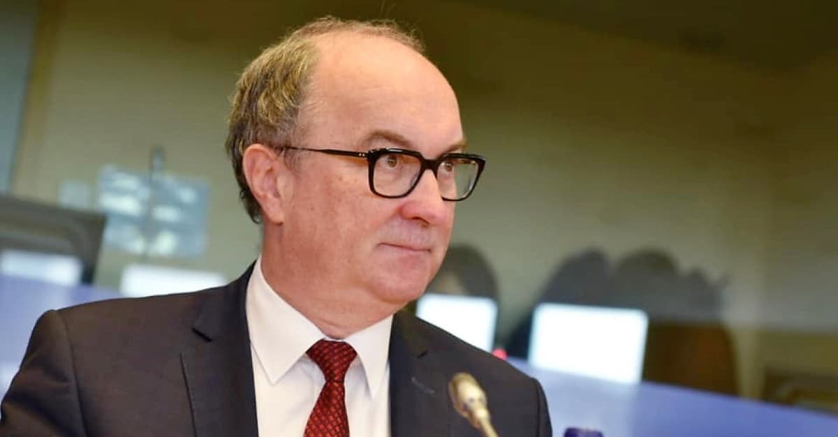 Czarzasty zakazuje alkoholu w budynkach Sejmu