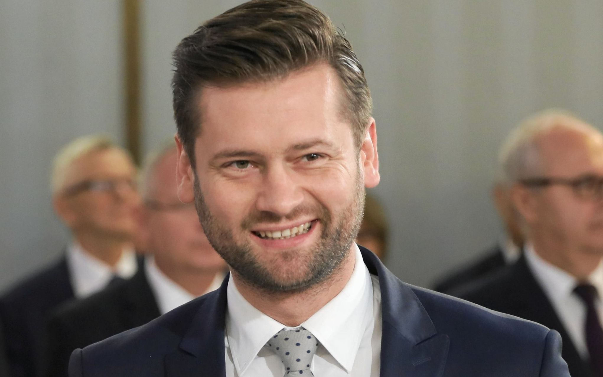 24.10.2019 Warszawa , ulica  Wiejska . Sejm .  Przewodniczacy Panstwowej Komisji Wyborczej Wieslaw Kozielewicz (L), Kamil Bortniczuk (P) podczas uroczystosci wreczenia zaswiadczen o wyborze poslom IX Kadencji .
Fot. Slawomir Kaminski / Agencja Gazeta
