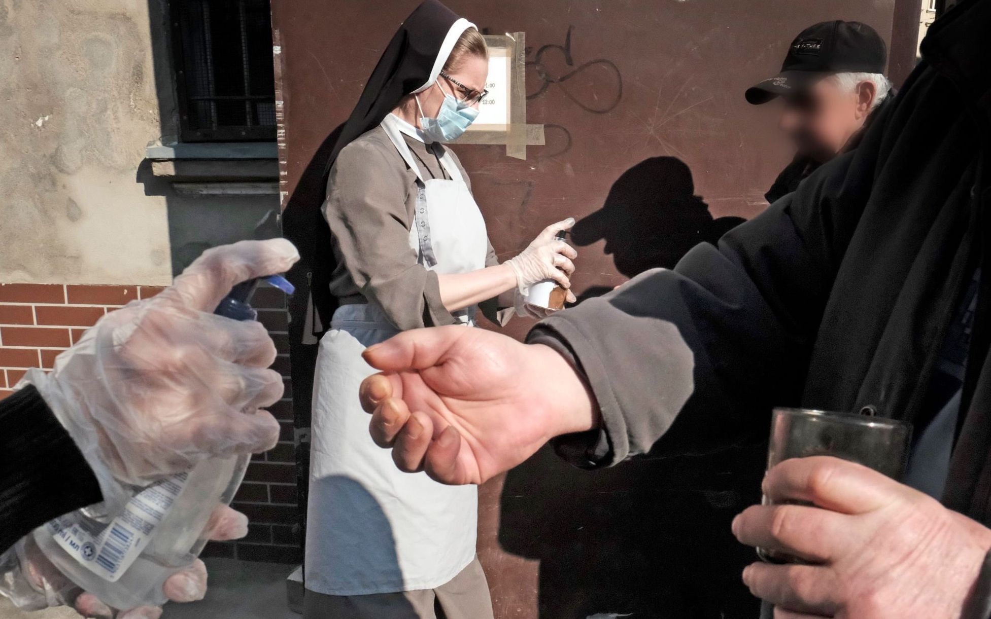 Grafika do artykułu Epidemia i bezdomność. 30 tys. osób bez ochrony