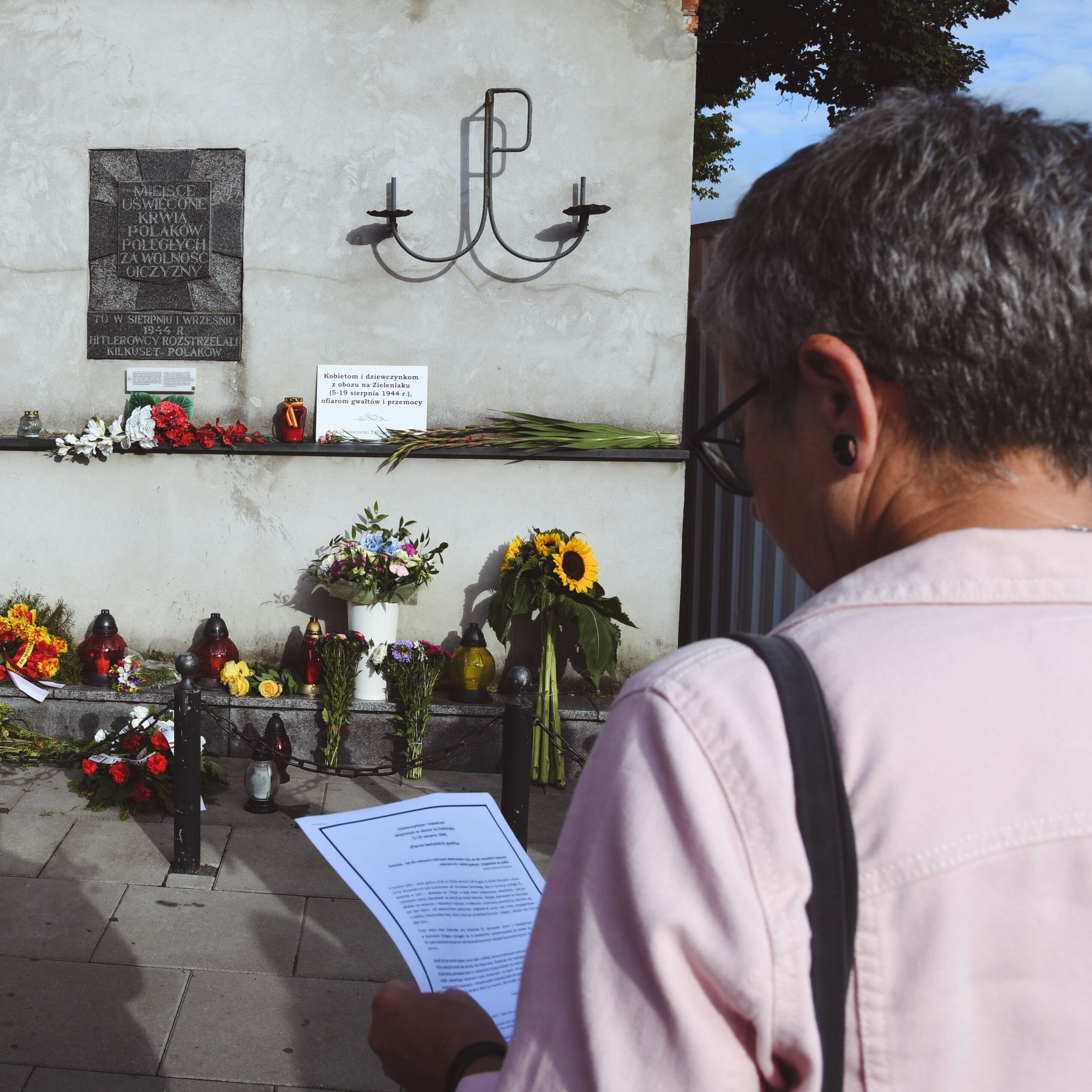 Warszawa, 04.08.2021. Czuwanie - ku pamięci kobiet z obozu na Zieleniaku