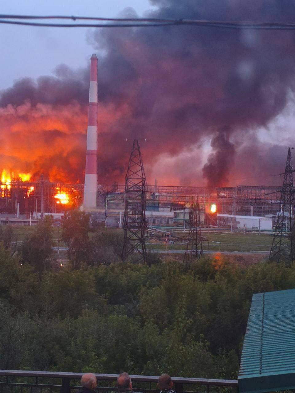 Ukraińcy odpowiedzieli na nocny atak na Kijów. Płoną dwie rosyjskie rafinerie