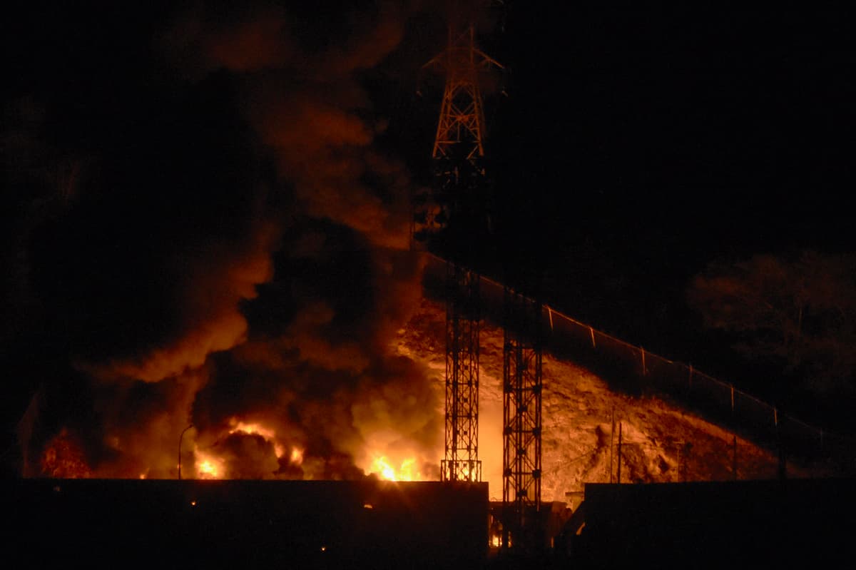 Eksplozje i nisko przelatujące samoloty w Wenezueli. Trump: To atak USA, pojmaliśmy Maduro