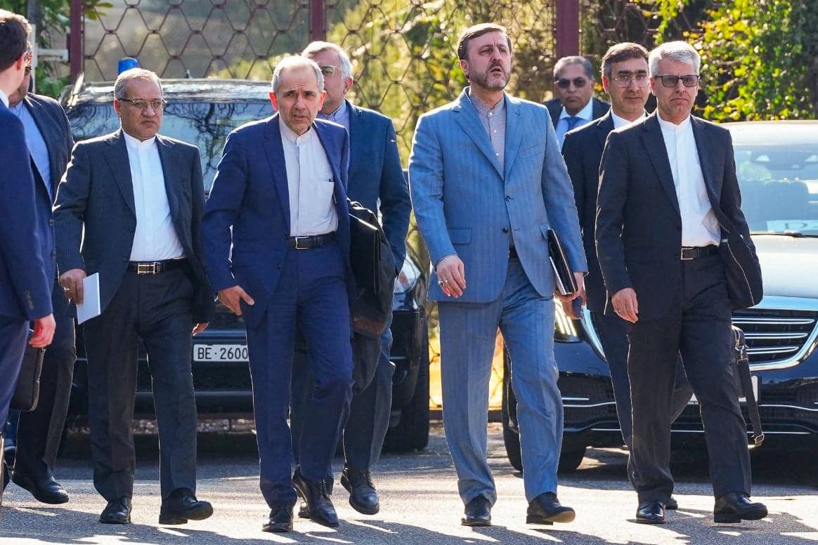 USA przez cały czas negocjują z Iranem. Ale wojna jest o włos