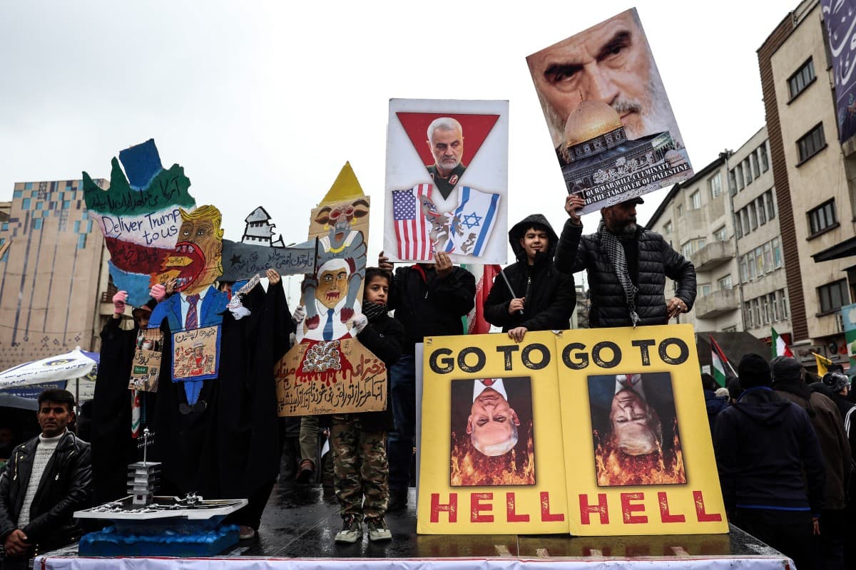 USA bombardują istotną dla Iranu wyspę Chark. Teheran zapowiada odwet