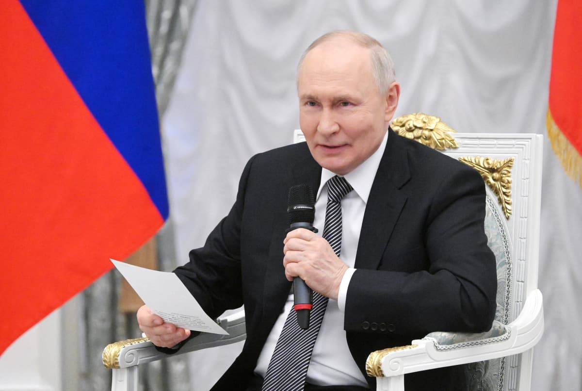 Putinowi brakuje rekrutów, podnosi żołd o kilkaset procent, umarza długi [PŁK LEWANDOWSKI O WOJNIE]