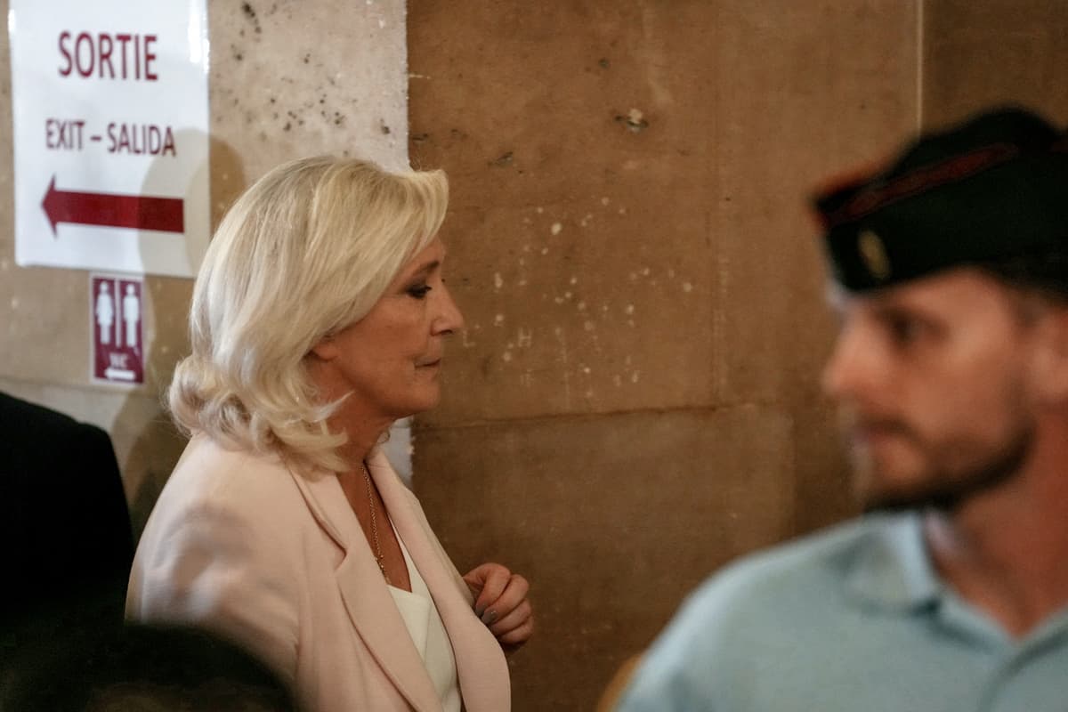 Marine Le Pen guilty of embezzlement, but she may fight for the Elysée Palace