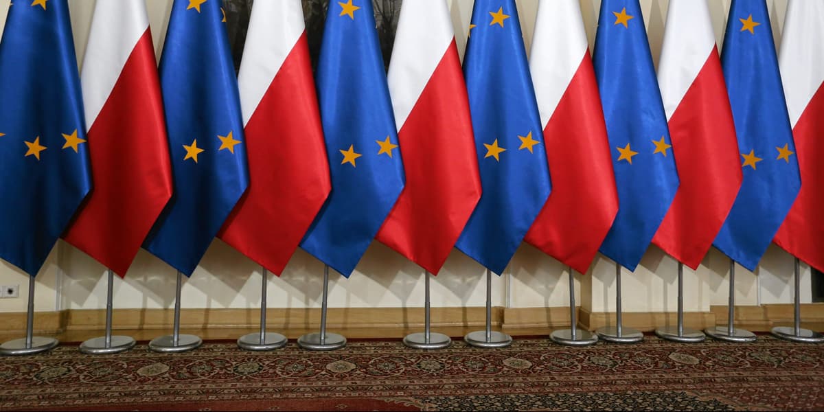 Polexit? Nie! 77 proc. Polek i Polaków wolałoby zostać w Unii