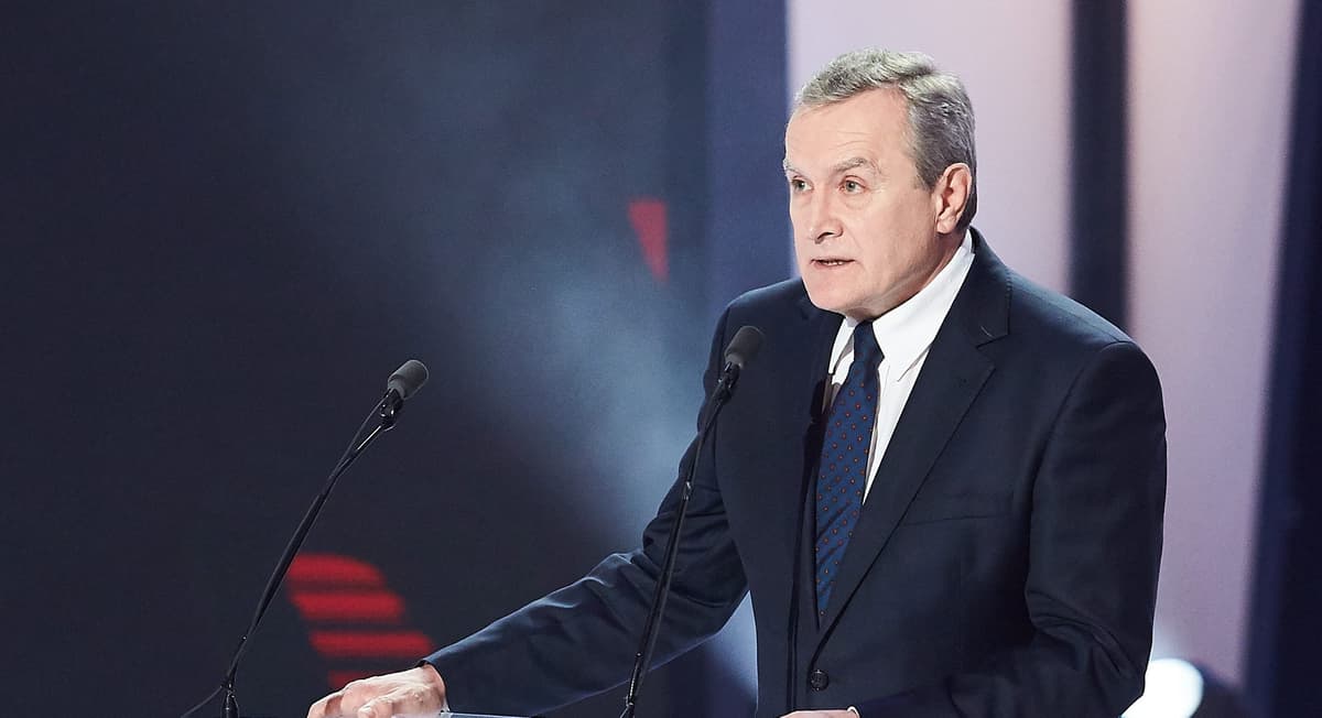 Viceprim-ministrul Glinski nu se uită la filme, îi invidiază pe cehi și îi persecută pe activiști pentru drepturile femeii