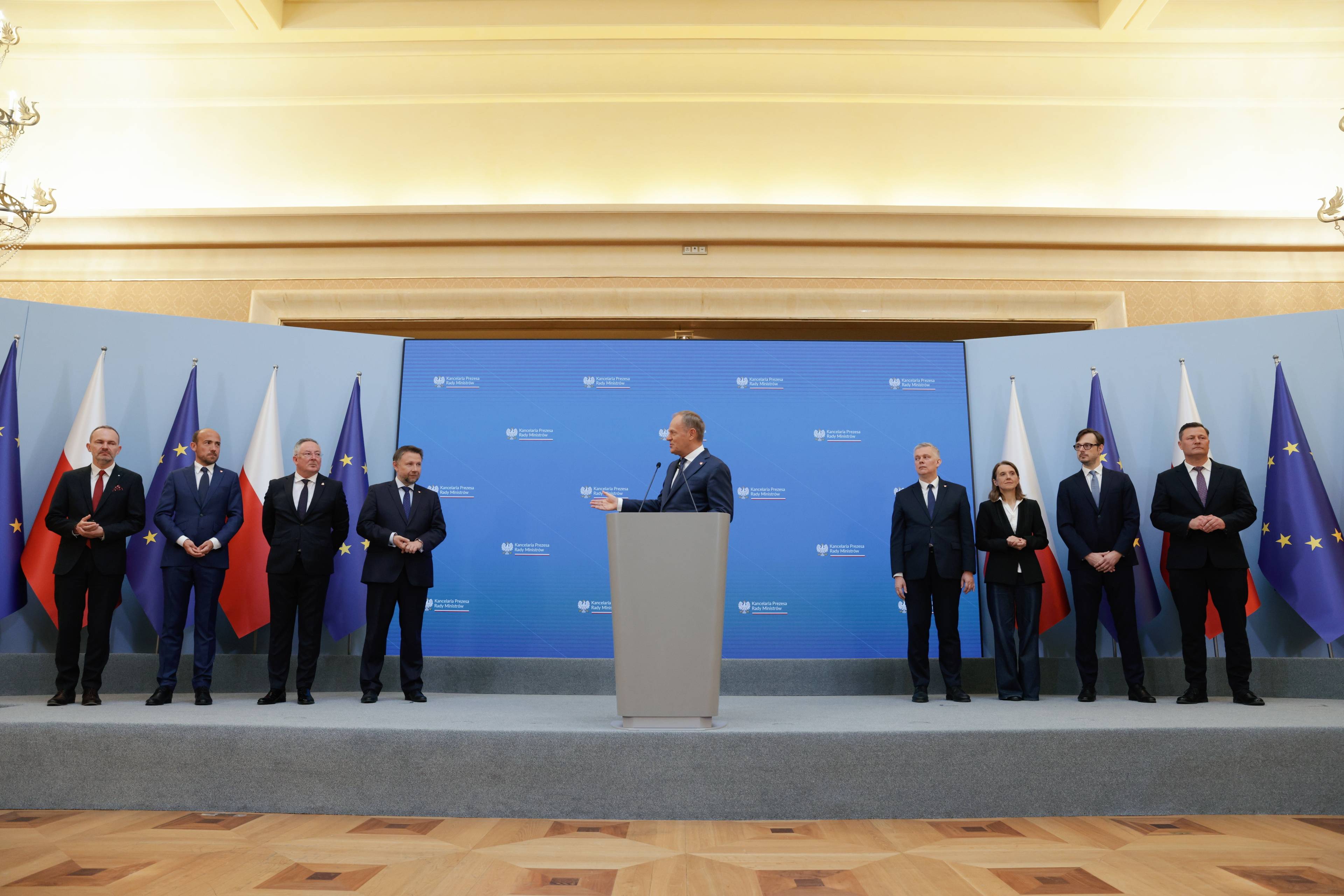 Donald Tusk przemawia podczas uroczystości zaprzysiężenia nowych ministrów