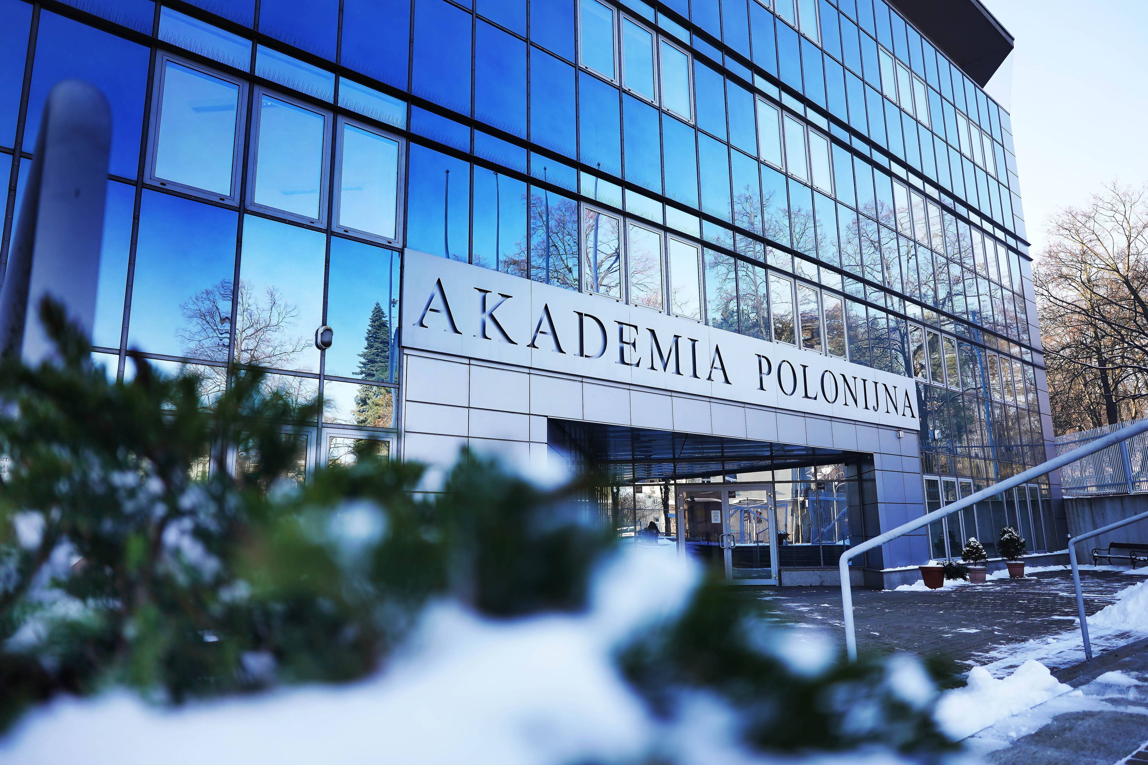 gmach akademii polonijnej