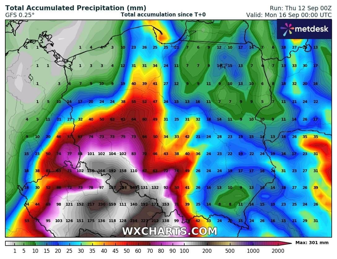 Prognozowana przez jeden z modeli suma opadu do północy z niedzieli na poniedziałek 15/16 września