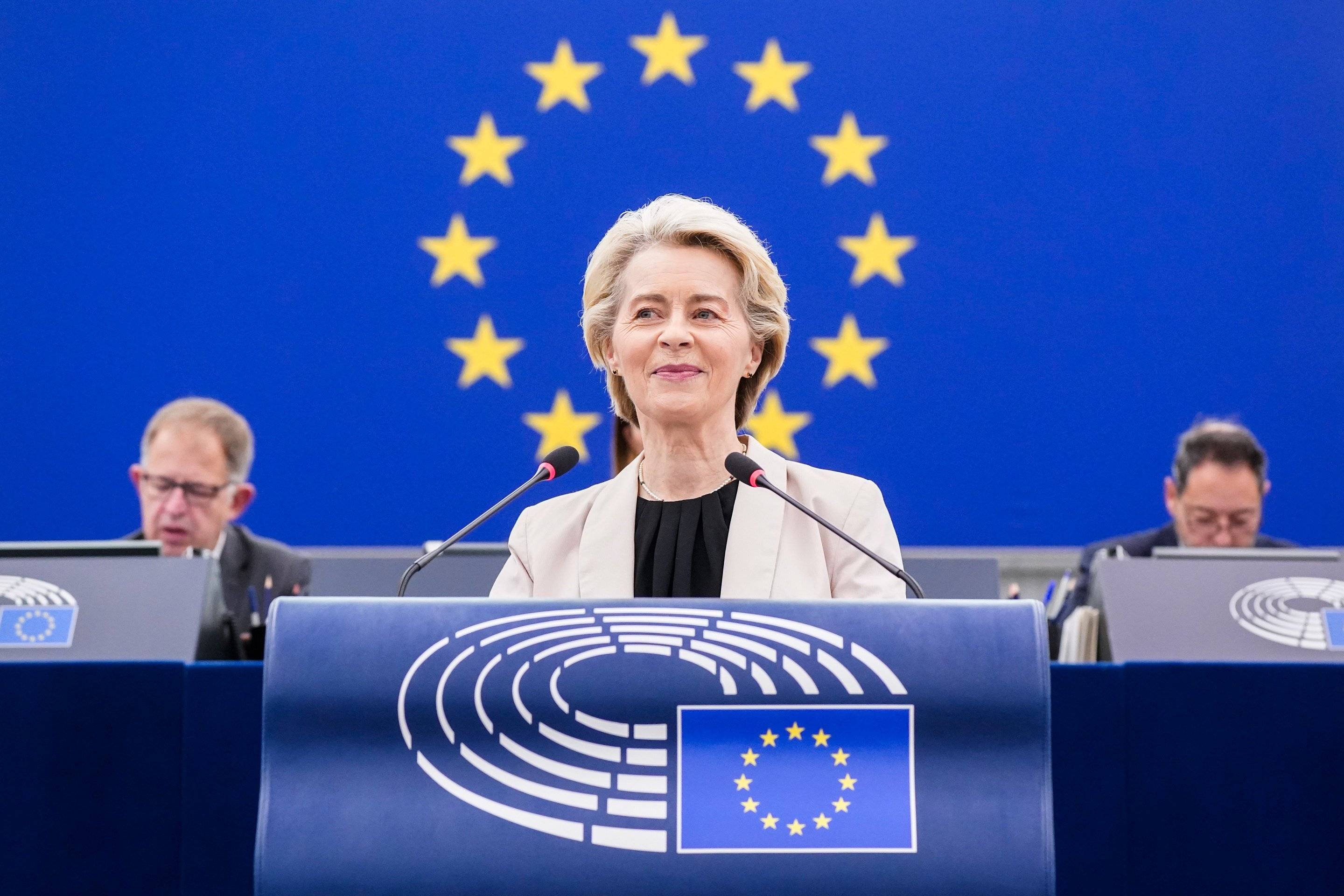 Szefowa Komisji Europejskiej Ursula von der Leyen w Parlamencie Europejskim tuż po przegłosowaniu przez PE składu nowego kolegium komisarzy, które rozpocznie prace od grudnia 2024 roku.