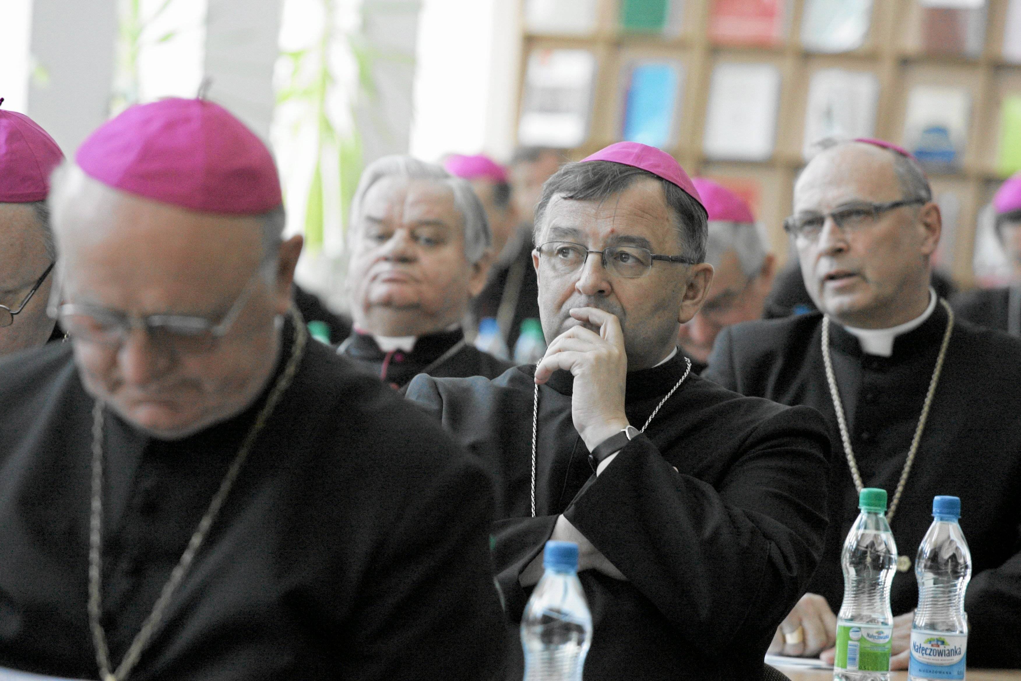 18.06.2010 OLSZTYN , ARCYBISKUP JOZEF ZYCINSKI  PODCZAS 352. ZEBRANIA PLENARNEGO EPISKOPATU POLSKI .  
FOT. PRZEMYSLAW SKRZYDLO / Agencja Wyborcza.pl