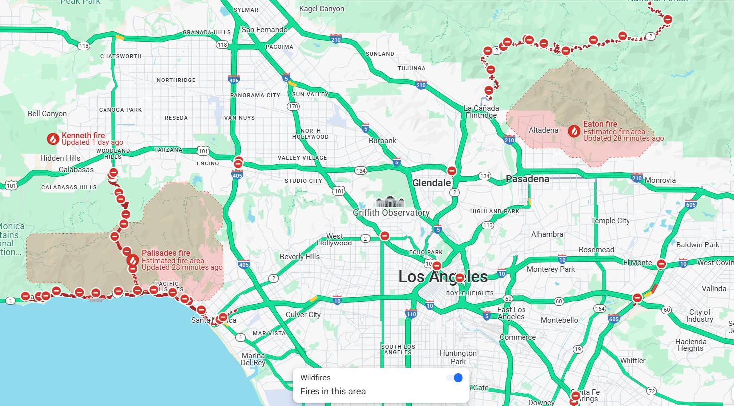 Mapa pożarów na terenie Los Angeles, na mapie widać dwa największe pożary - obejmujący obszar na wschodzie od centrum miasta Palisades Fire oraz znajdujący się na północ od centrum Eaton Fire.