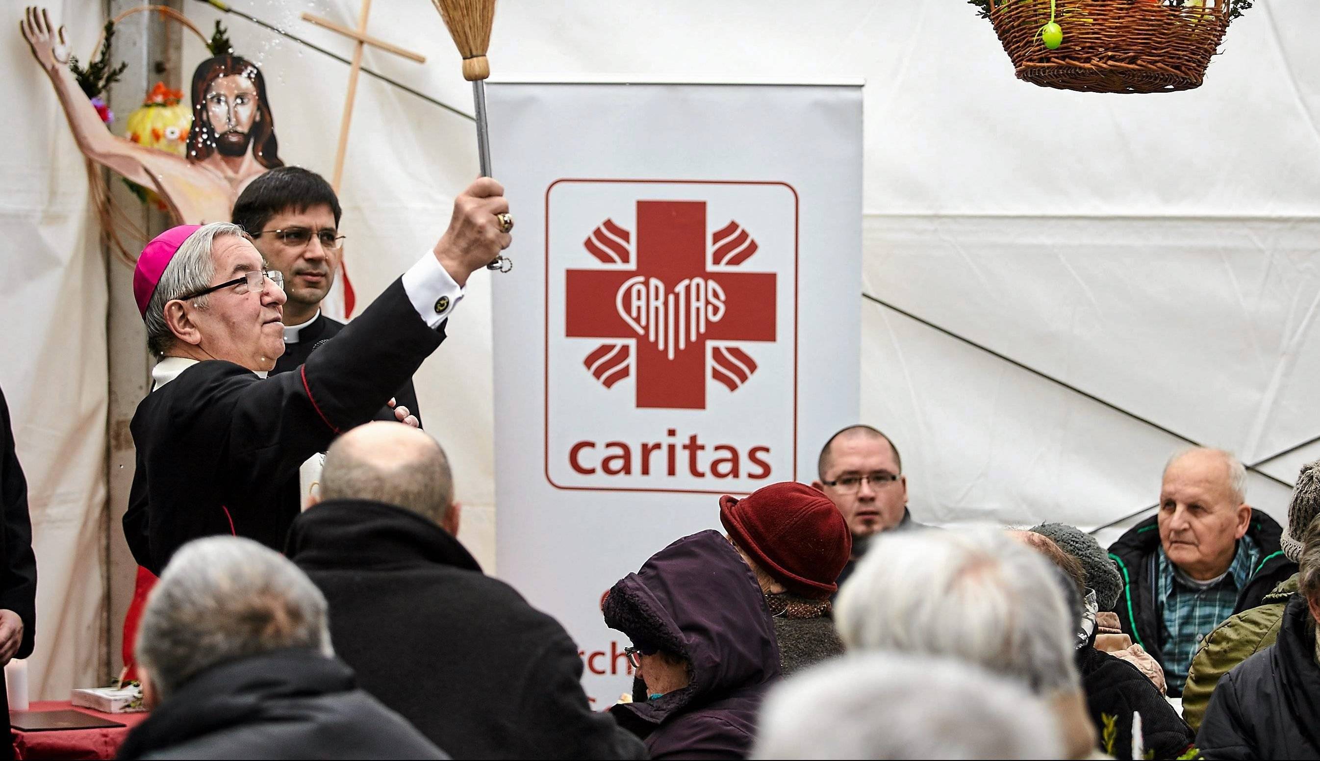 Grafika do artykułu Caritas Polska pod lupą. Po tekście OKO.press episkopat poinformował o kontroli ws. zarządzania organizacją