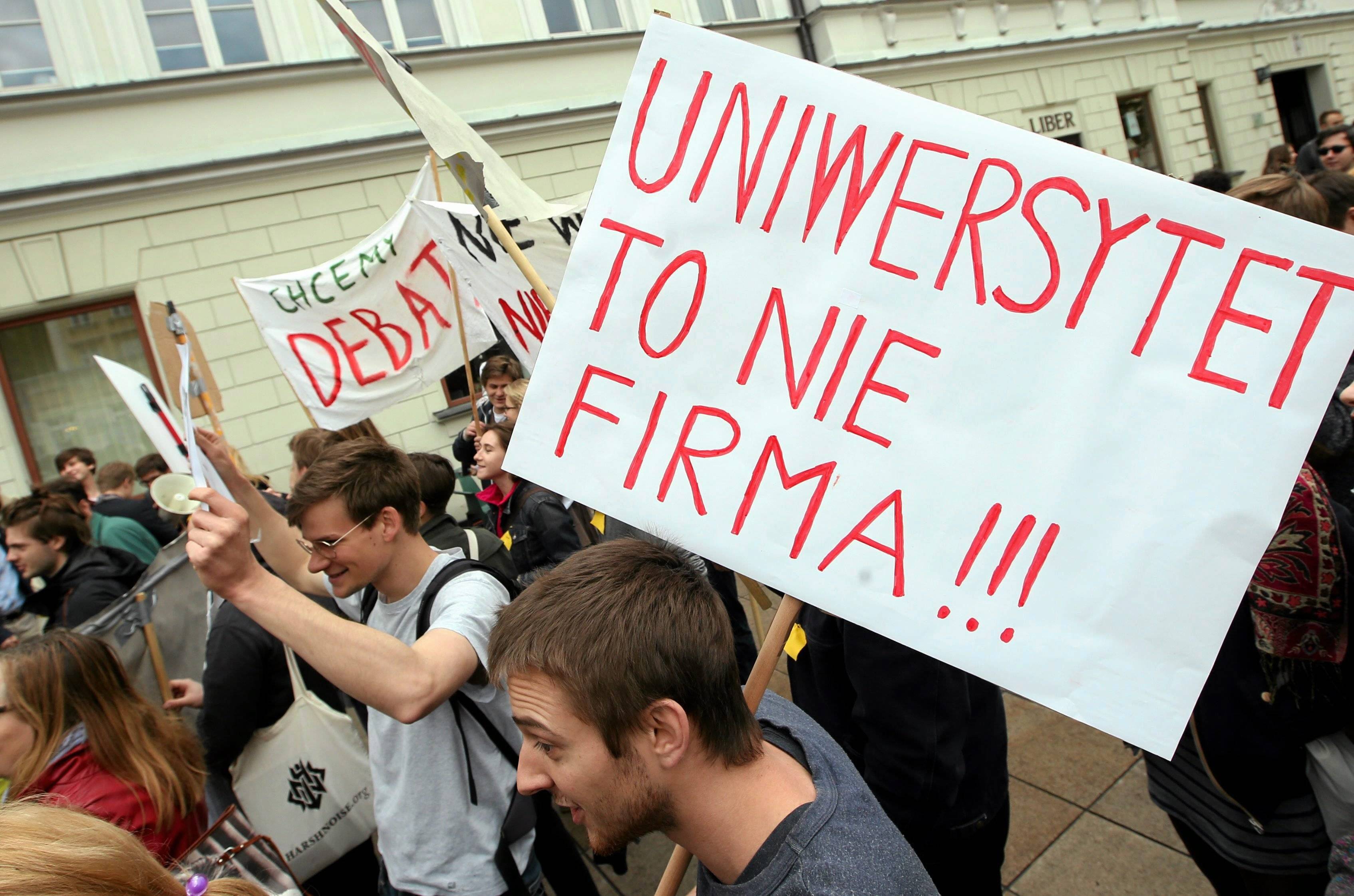 15.05.2015  Warszawa . Protest studentow UW przeciwko nowemu regulaminowi studiow. 
Fot . Kuba Atys / Agencja Gazeta