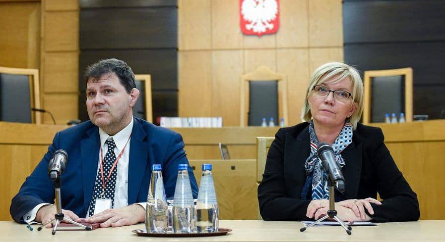 Grafika do artykułu Sędzia Łączewski pozywa prezes TK Julię Przyłębską i dublera Mariusza Muszyńskiego za znieważenie